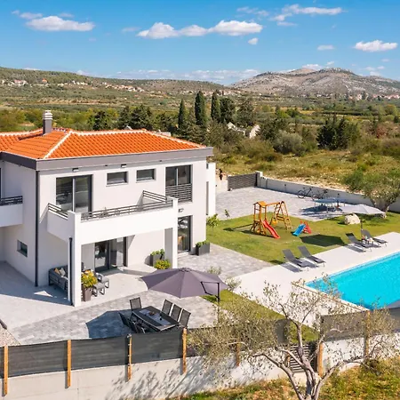 וילה Lacus In With Pool Vrana (Zadar)
