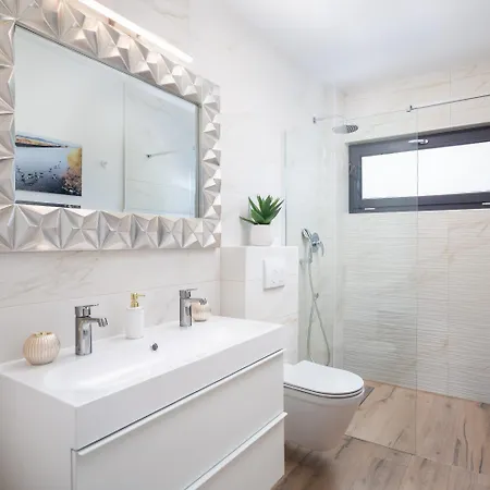 Lacus In With Pool Vrana (Zadar)