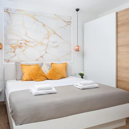 Lacus In With Pool Villa *