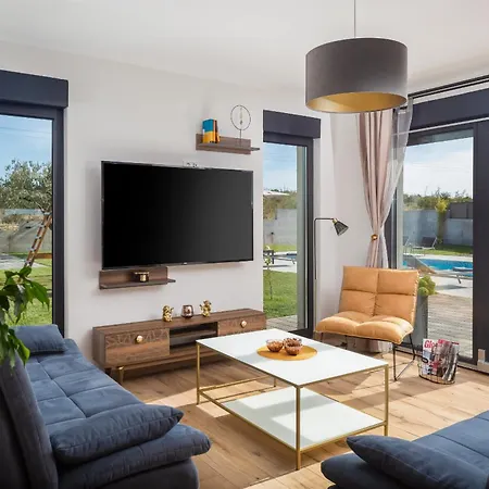 Lacus In With Pool * Vrana (Zadar)