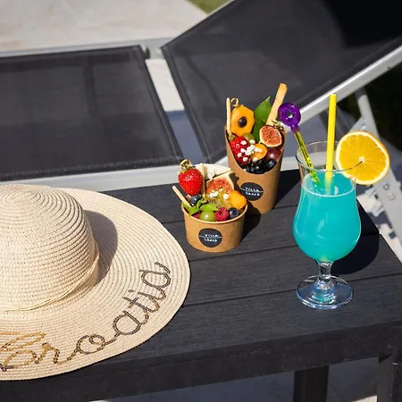 Villa Lacus In With Pool *