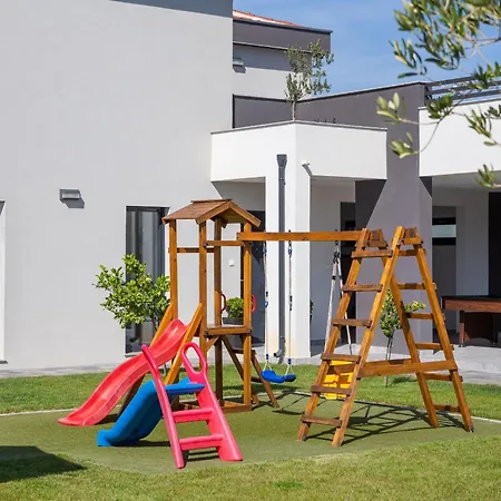 Lacus In With Pool Villa