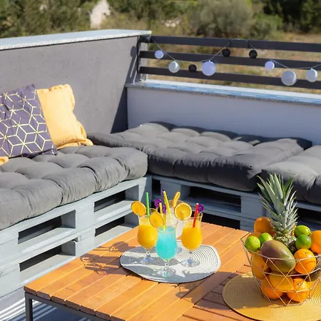 וילה Lacus In With Pool
