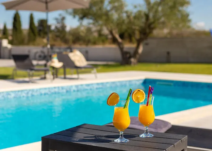 Lacus In With Pool * Vrana (Zadar)