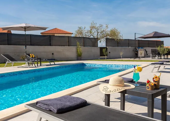 וילה Lacus In With Pool Vrana (Zadar)