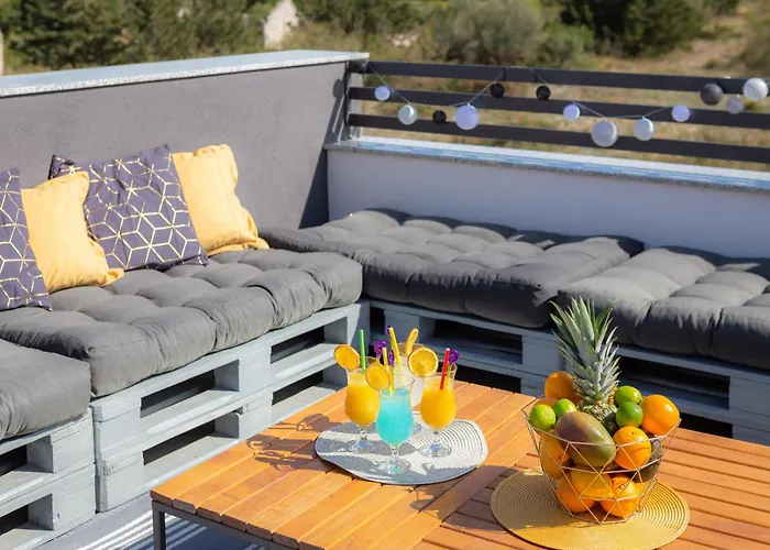 וילה Lacus In With Pool