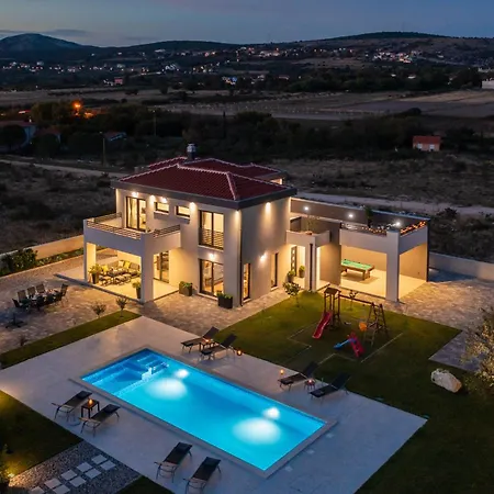 Lacus In With Pool Vrana (Zadar)