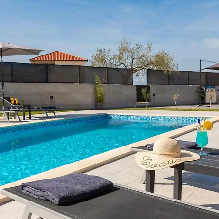 Villa Lacus In With Pool Vrana (Zadar)