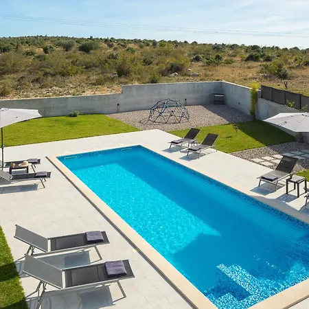 Lacus In With Pool * Vrana (Zadar)