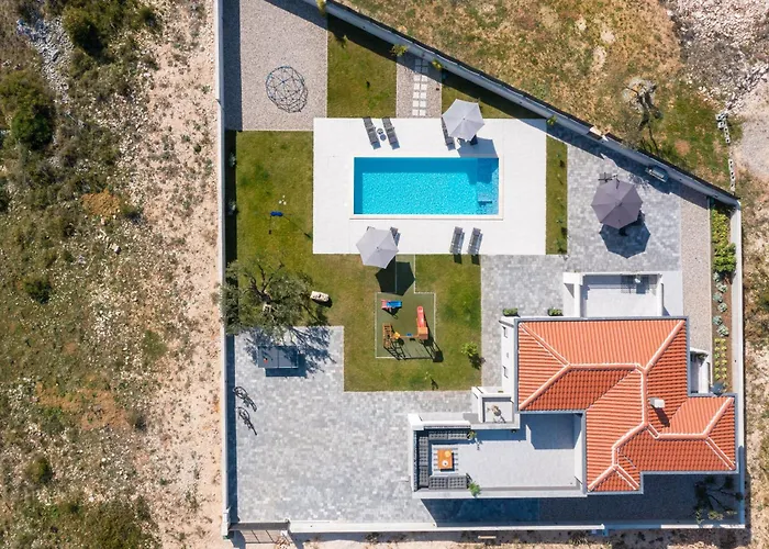 Вилла Lacus In With Pool *