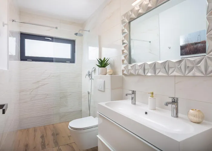 Lacus In With Pool Vrana (Zadar)