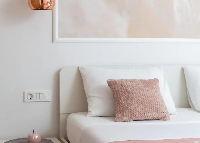 Lacus In With Pool Вилла *