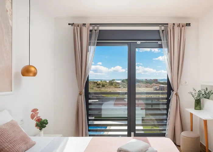 Lacus In With Pool Vrana (Zadar)