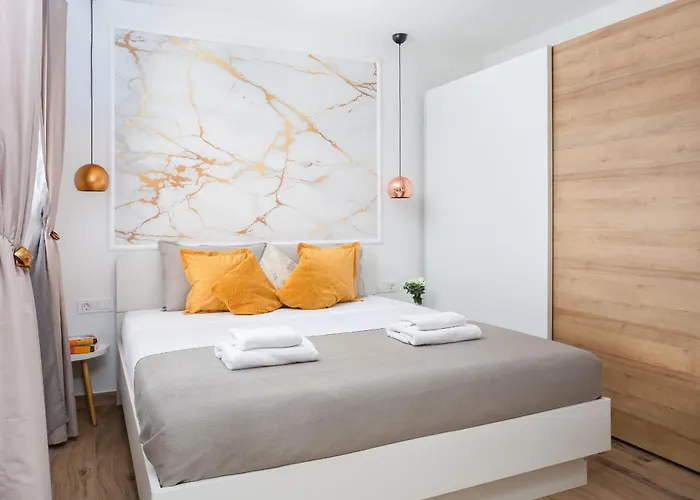 Lacus In With Pool Вилла *