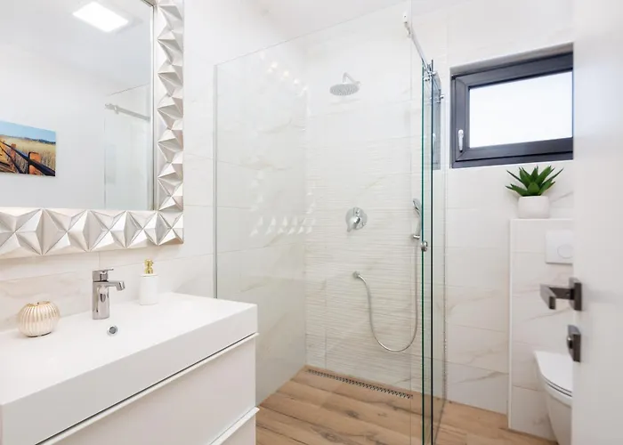 Lacus In With Pool * Vrana (Zadar)