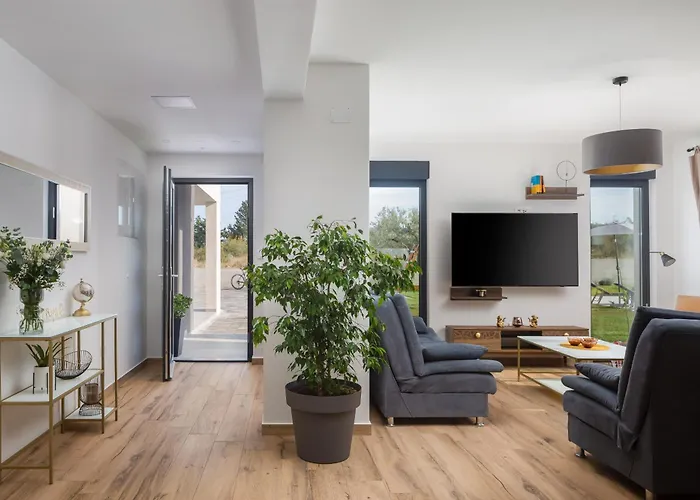 Lacus In With Pool Vrana (Zadar)