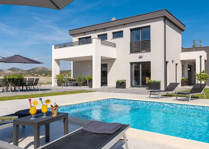 Вилла Lacus In With Pool Vrana (Zadar)